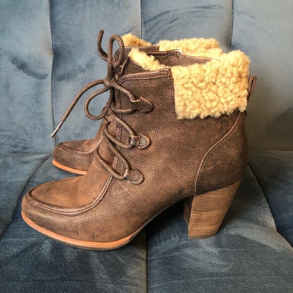 UGG Analise Brown Suede Sheepskin Ankle Boots U.S. Size 5 Lace Up Block Heels - Picture 3 of 8